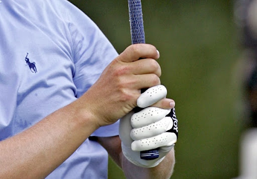 Hướng dẫn 3 cách cầm gậy đánh golf dành cho golfer mới bắt đầu