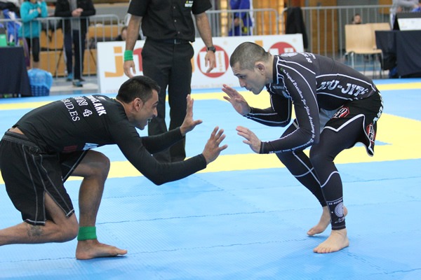 Ưu nhược của 2 trường phái BJJ Gi và No-Gi là gì?