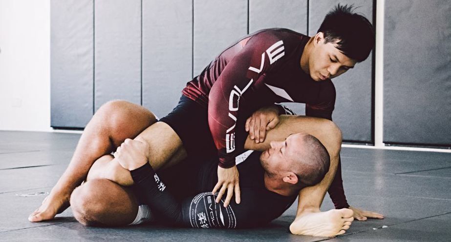 Chọn Rash Guard BJJ Theo Mùa: Dài Tay Hay Ngắn Tay?