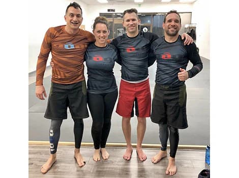 Có nhất thiết phải chọn rash guard BJJ giá rẻ khi mới tập?