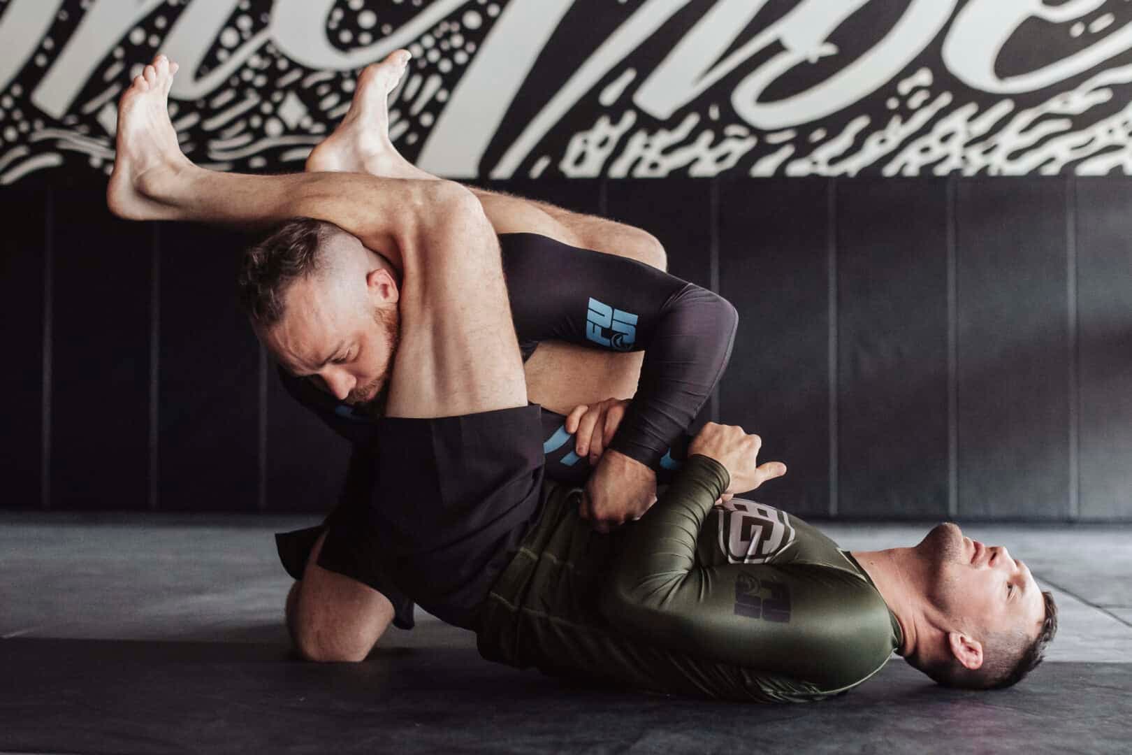 Kinh Nghiệm Chọn Mua Rash Guard Cho Người Mới Bắt Đầu Tập BJJ