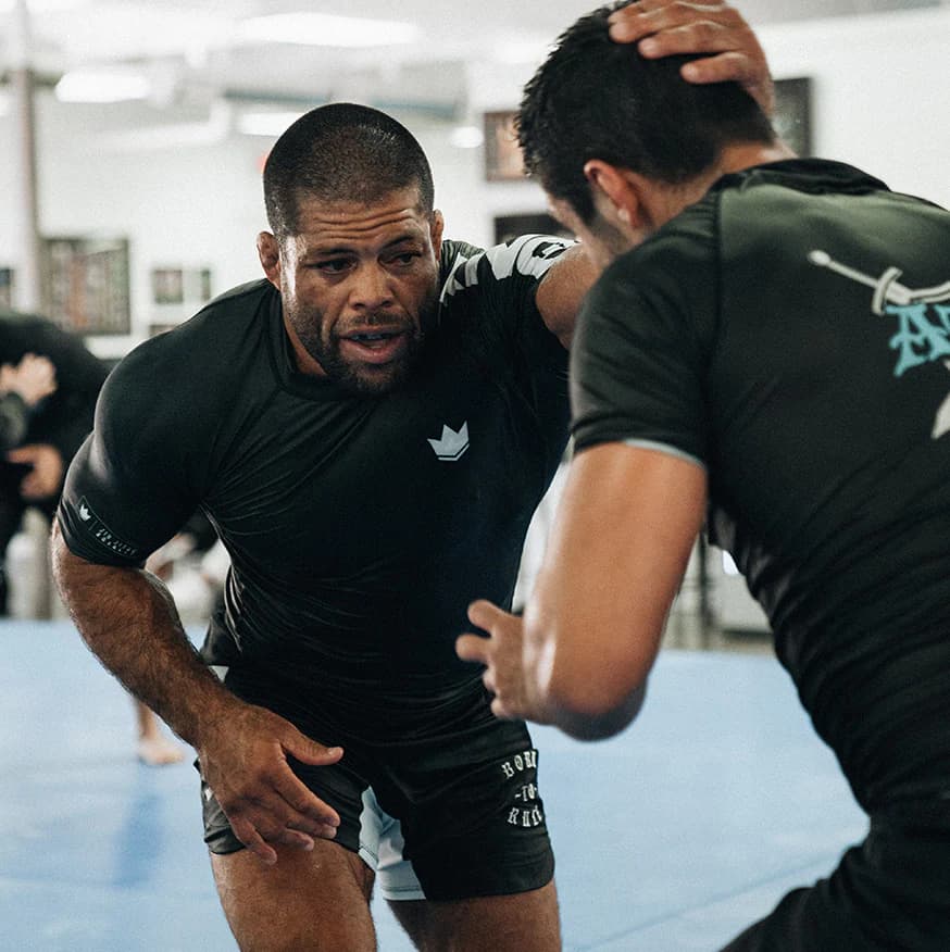 Rash guard BJJ cao cấp: Tiết kiệm chi phí với độ bền và hiệu suất vượt trội?