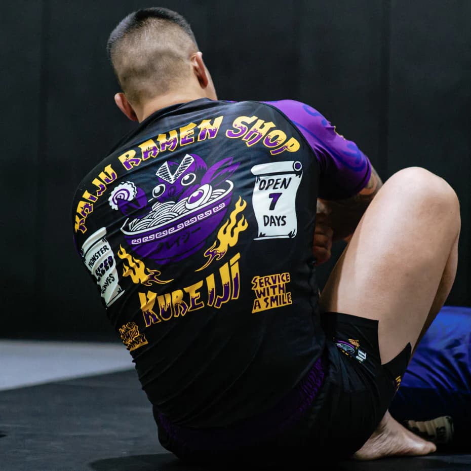 Ảnh hưởng của rash guard BJJ quá rộng đến hiệu suất tập luyện