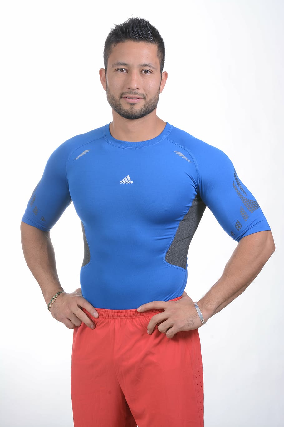 Ứng dụng rash guard BJJ trong yoga và pilates: Sự thoải mái và co giãn