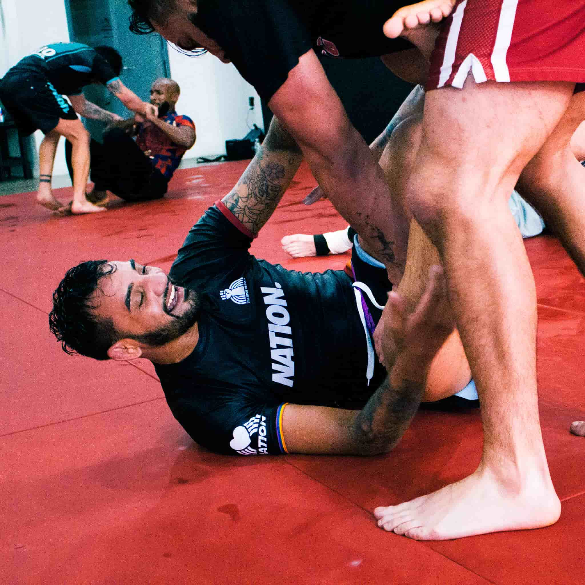 Làm Sao Để Rash Guard BJJ Giữ Được Màu Sắc Tươi Mới?