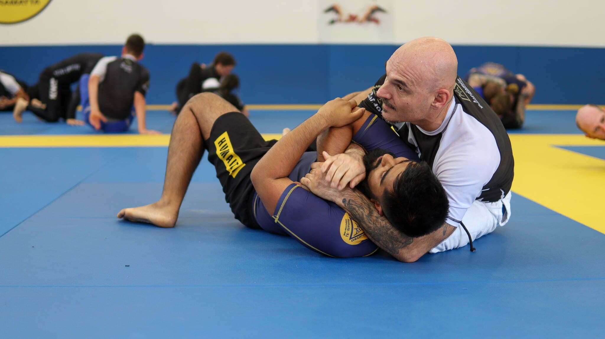 Cách Đảm Bảo Rash Guard BJJ Đúng Kích Cỡ Cho Thi Đấu