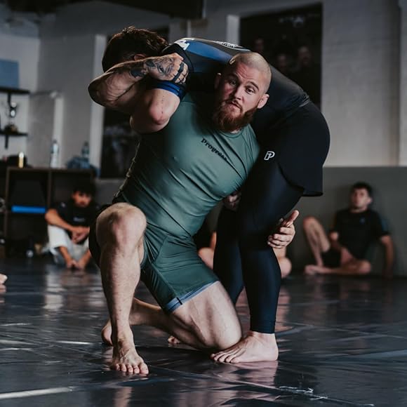 Rash Guard BJJ: Chất Liệu Nào Là Tốt Nhất?