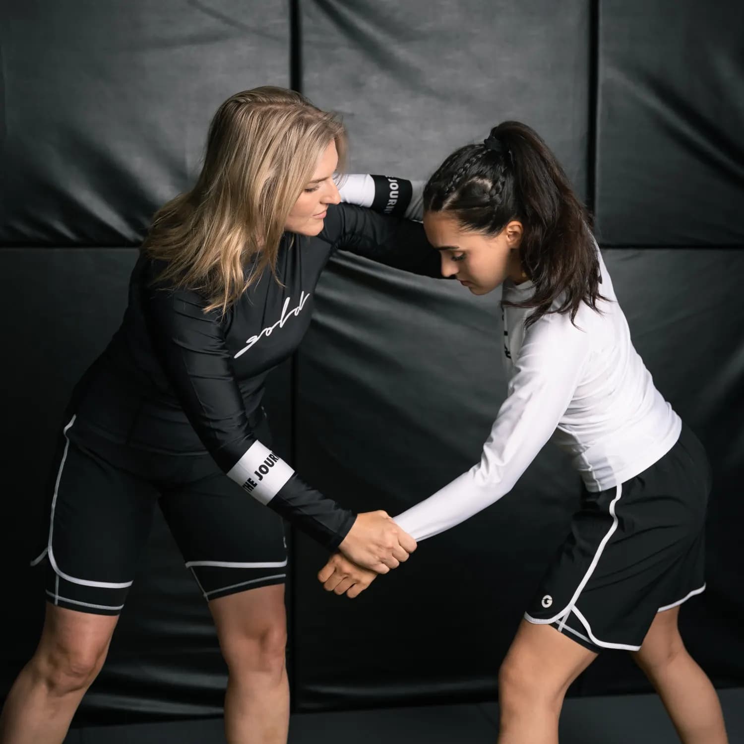 Chọn rash guard BJJ với họa tiết và màu sắc ấn tượng
