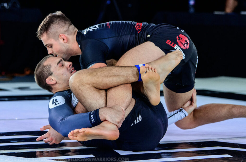 Giải Đấu BJJ Nào Cho Phép Sử Dụng Rashguard?