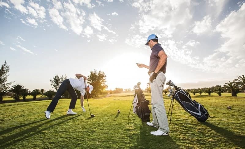 Hướng dẫn cách cầm gậy Golf chuẩn xác dành cho Golfer mới bắt đầu