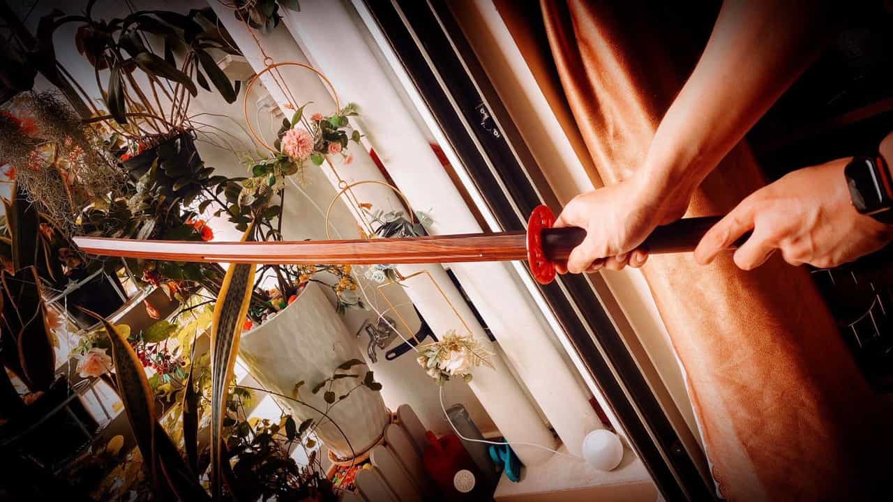 Cách bảo quản và cầm kiếm gỗ Bokken sao cho đúng