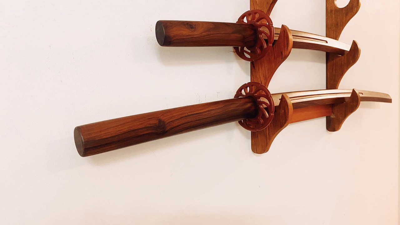 Kiếm gỗ Bokken làm từ chất liệu gì mà cứng cáp đến như vậy?