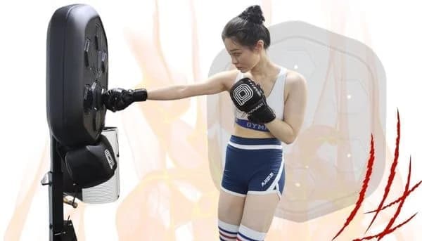 Âm Nhạc Kết Hợp Với Boxing: Giải Pháp Tạo Cảm Hứng Tập Luyện Cho Nữ Giới