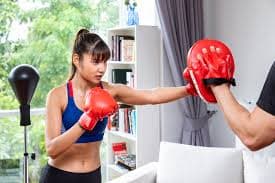 Tập Chân Và Cải Thiện Độ Bền Với Trụ Boxing Đa Năng Như Thế Nào?