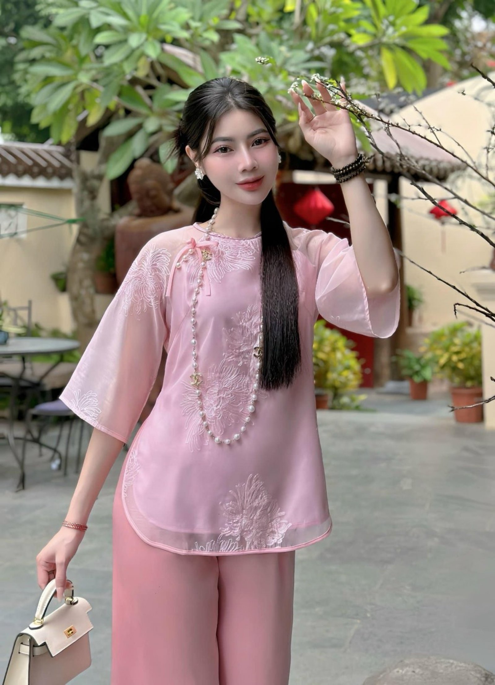 Lễ Phục Đi Chùa: Tìm Hiểu Pháp Phục và Trang Phục Phật Tử