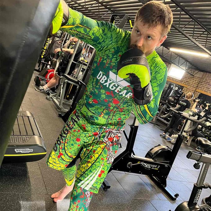 Rashguard Màu Xanh Lá Có Thực Sự Mang Lại Cảm Giác Cân Bằng Khi Tập Luyện?