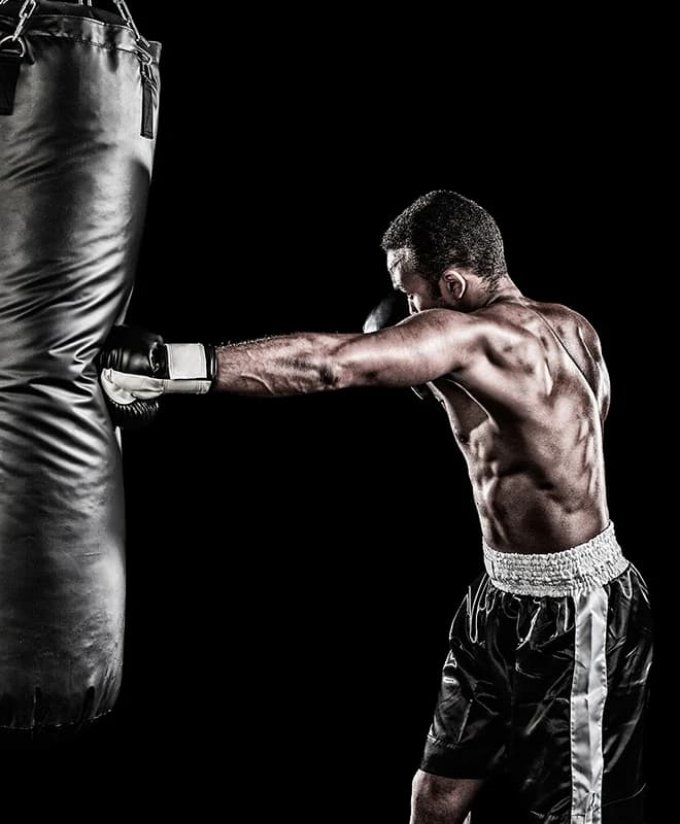 Tạo Cảm Hứng Tập Boxing Tại Nhà Với Máy Tập Đa Năng Và Nhạc Nền Sôi Động