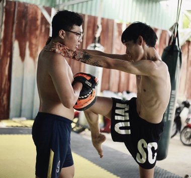 Khóa Học Boxing Kickboxing Muay Thai MMA Cá Nhân Tại TPHCM Và Nha Trang