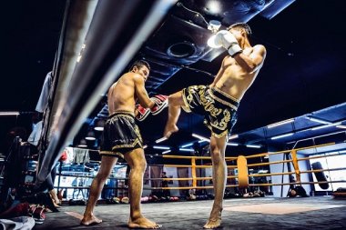 Khóa học Muay Thái cơ bản chuyên nghiệp cho nam nữ Cần Thơ