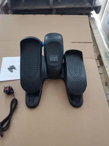 Máy tập chân đi bộ tại nhà bằng điện nhỏ gọn MTE008