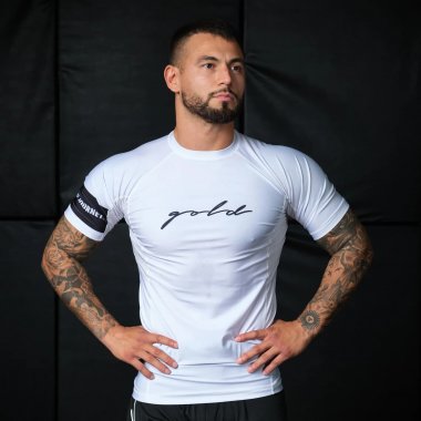 Thi Đấu BJJ: Nên Chọn Rashguard Hay Gi?