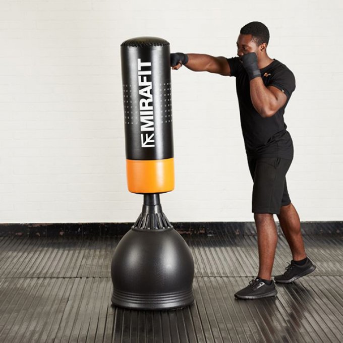 Trụ đấm bốc phản xạ là gì? Lợi ích và cách chọn phù hợp cho người mới tập